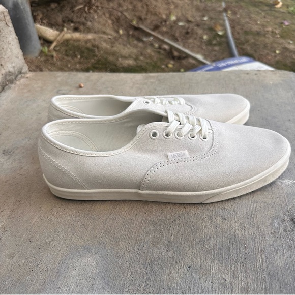 Classic White Canvas Sneakers Authentic Almond Shoe - Picture 4 of 7
